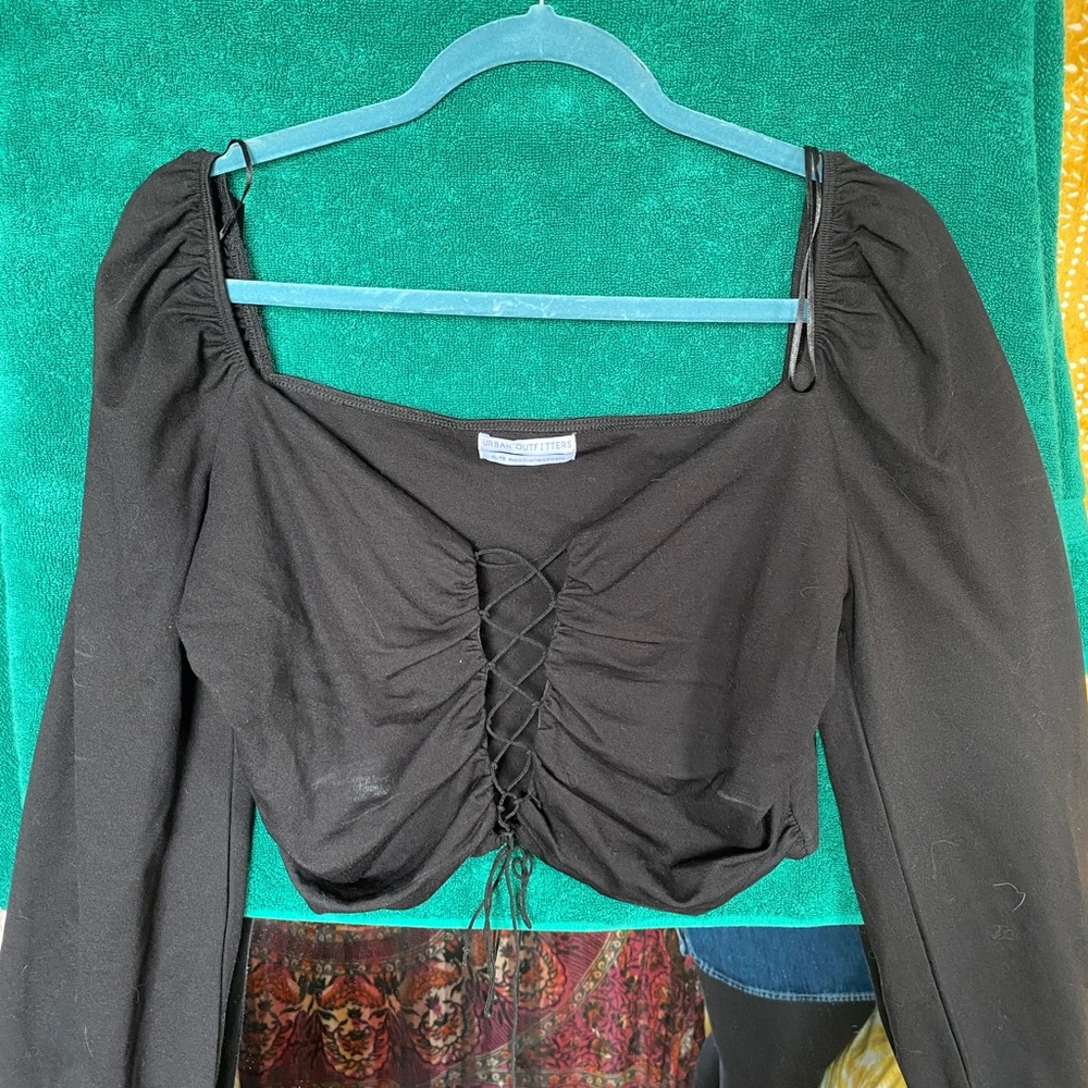 Black puff sleeve crop top